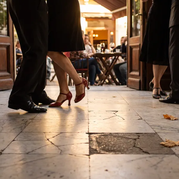 Elderly couple dancing tango on a sidewalk in Buenos Aires